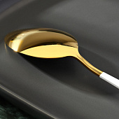  Ложка столовая Magistro "Блинк" 22х4 цвет золото, белая ручка, на подвесе 6988619 