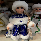 Фигура Моя Ёлочка новогодняя музыкальная Снегурочка 30х15см, поздравление/песня, батарейки 3АА арт.2024-8390 Код275837