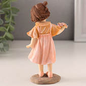 Фигурка полистоун «Малышка в платье с цветами в кармашке», 6.5?4?12.5 см Фигурка полистоун «Малышка в платье с цветами в кармашке», 6.5?4?12.5 см
