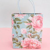 Пакет подарочный «Flower hugs», blue-pink (21х25.5х10) Пакет подарочный «Flower hugs», blue-pink (21х25.5х10)