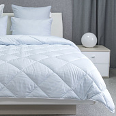 Одеяло 172х205 стеганое Home Holidays с окантовкой Белый с голубой полоской Одеяло 172х205 стеганое Home Holidays с окантовкой Белый с голубой полоской