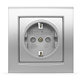 Розетка 1-м защ. шторки с/з серебр. (7949889)/UNIVersal Бриллиант Розетка 1-м защ. шторки с/з серебр. (7949889)/UNIVersal Бриллиант