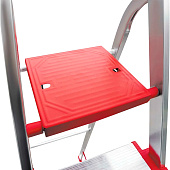 Стремянка алюминиевая 7 ступеней, высота платформы 151см, макс. нагр. 225кг., Новая высота Стремянка алюминиевая 7 ступеней, высота платформы 151см, макс. нагр. 225кг., Новая высота