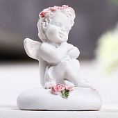 Сувенир Ангелок сидит на сердце, 3,5х3х4 см, полистоун , 906849 Сувенир Ангелок сидит на сердце, 3,5х3х4 см, полистоун , 906849