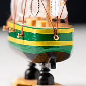 Корабль сувенирный малый «Аркхем», борта зелёные с жёлтой полосой, паруса белые, 3х10х10 см, 266828 Корабль сувенирный малый «Аркхем», борта зелёные с жёлтой полосой, паруса белые, 3х10х10 см, 266828