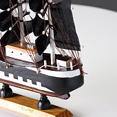 Сувенирная модель корабля «Пиратский. Аризона», 24?6?22 см, чёрные паруса 4415139 Сувенирная модель корабля «Пиратский. Аризона», 24?6?22 см, чёрные паруса 4415139
