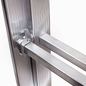 Лестница алюминиевая 2х10 ступеней, двухсекционная, макс. нагр. 150кг. Лестница алюминиевая 2х10 ступеней, двухсекционная, макс. нагр. 150кг.