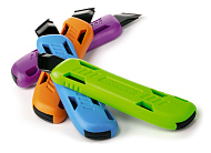 Нож 18мм, прочный пластиковый корпус, фиксатор, FINLAND Нож 18мм, прочный пластиковый корпус, фиксатор, FINLAND