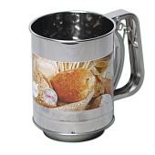 Кружка-сито O10х13см для муки с тройным ситовым дном 7784 Кружка-сито O10х13см для муки с тройным ситовым дном 7784